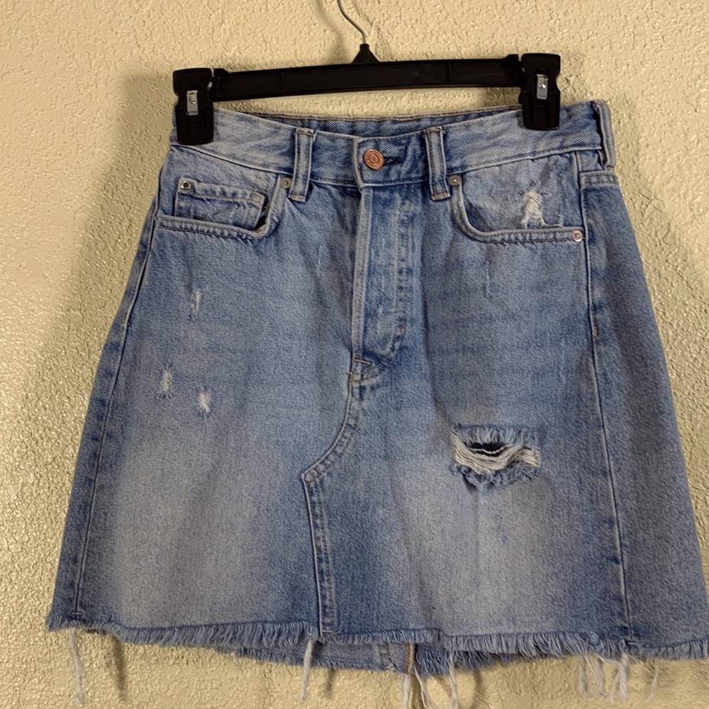 Denim Jean Skirt Blue Size 6 Ripped Raw Hem